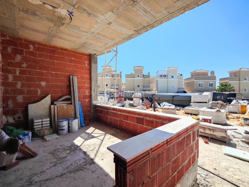 Foto 85fc5a7f-ee60-44da-a475-bdba35ceb9fc. Apartament amb aparcament piscina a La Florida Orihuela