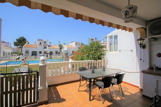 Reihenhaus in Villamartín-Las Filipinas. ...