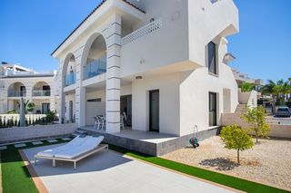 Planta baixa a Lo Marabú. Este elegante y moderno apartamento estaacute situado en el cora