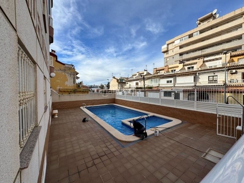 Foto 86eb9ca6-a015-4979-bf3f-c447ae5eb9ed. Apartament amb piscina a nueva Torrevieja Torrevieja