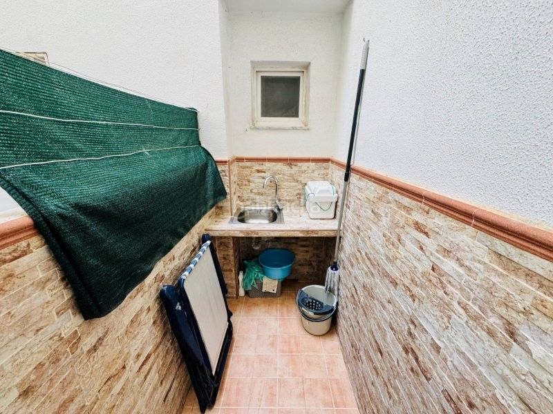 Foto 086179f0-6cd7-4232-8bd9-82d3c77bce31. Planta baixa a Gaspar Perelló Torrevieja