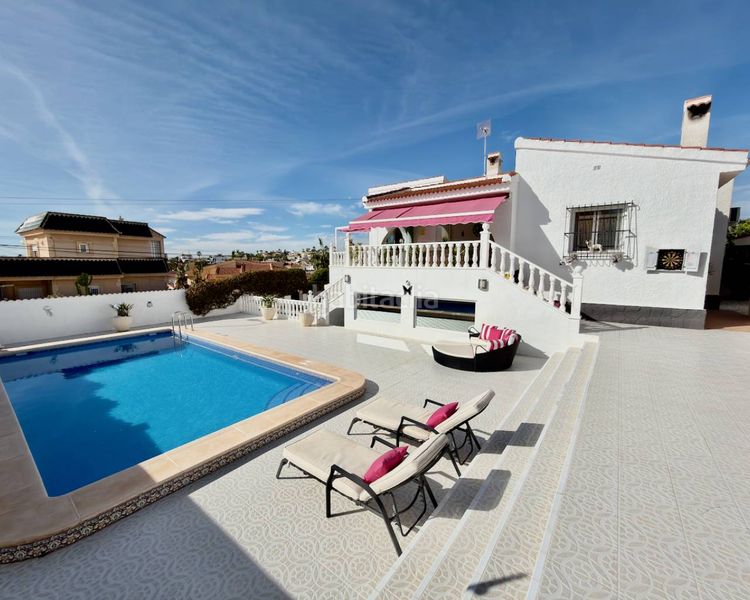 Foto 28f8c205-4ecb-444b-9300-dfe873c3136b. Xalet amb piscina a Rojales