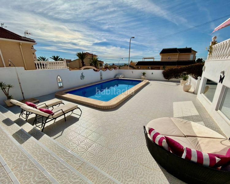 Foto 5abd07f1-d8e9-4d05-af91-47d570607a19. Xalet amb piscina a Rojales