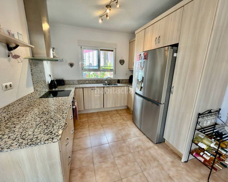 Foto b00c8b99-2de4-465a-a3d5-1fcfda8a15d9. Xalet amb piscina a Rojales