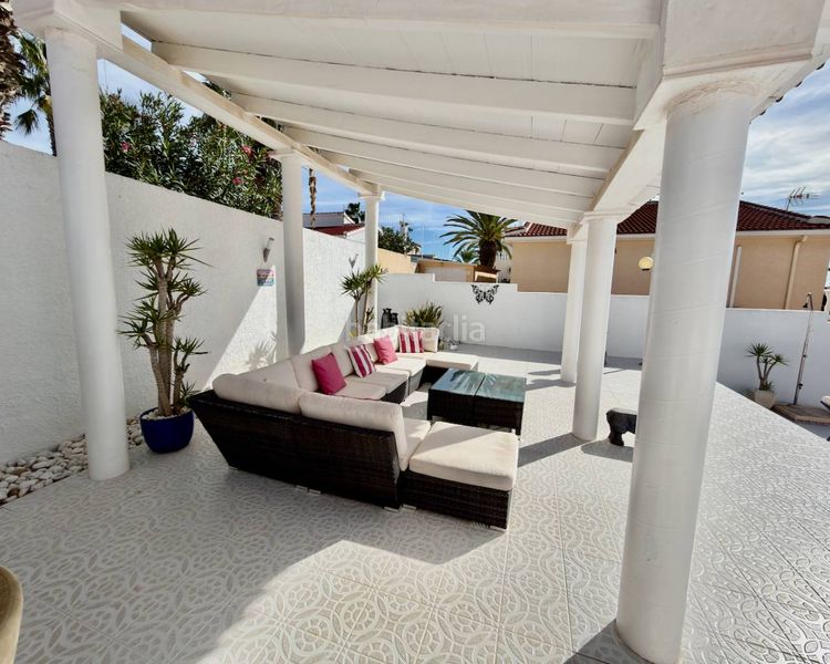 Foto f9856116-d756-43c2-a349-a426ab4a4ac7. Xalet amb piscina a Rojales