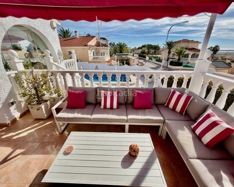 Foto ffe25b3b-4c8d-422e-a4d5-c27b97684753. Xalet amb piscina a Rojales