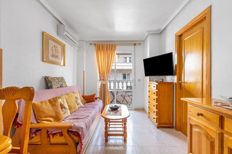 Foto afa43d87-9515-4040-bef7-fbb2b20462b7. Apartament amb piscina a Antonio Machado Torrevieja