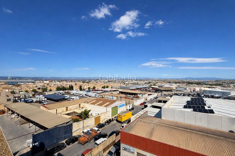 Foto fbc45799-0356-45e1-b2c9-71679f466f93. Àtic amb piscina a Antonio Machado Torrevieja