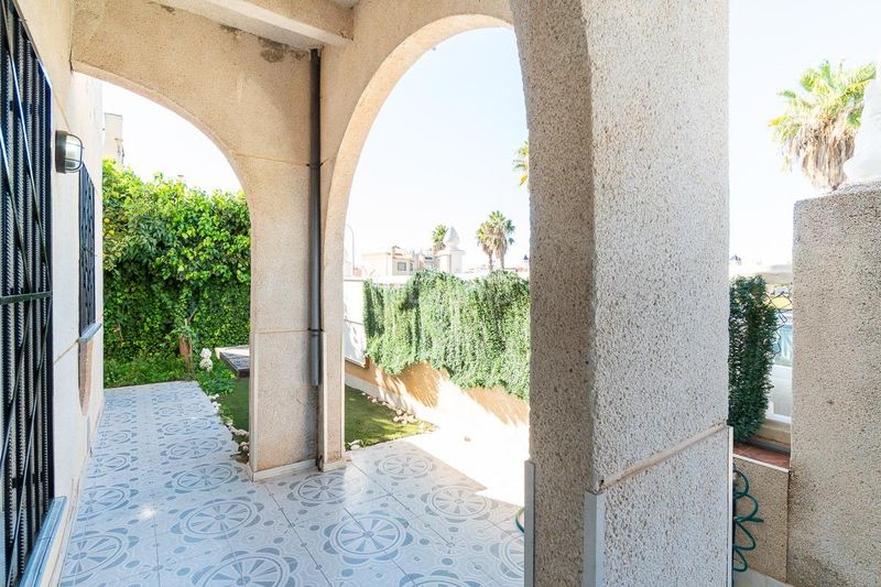 Foto 6986b6f8-5172-4b67-b65f-7ea838882911. Casa aparellada amb piscina a Parque Acuático - Sector 25 Torrevieja