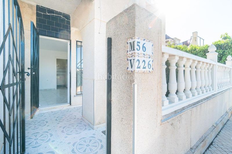 Foto 88bde652-cbaa-4046-b384-26a5fc37fbaf. Casa aparellada amb piscina a Parque Acuático - Sector 25 Torrevieja