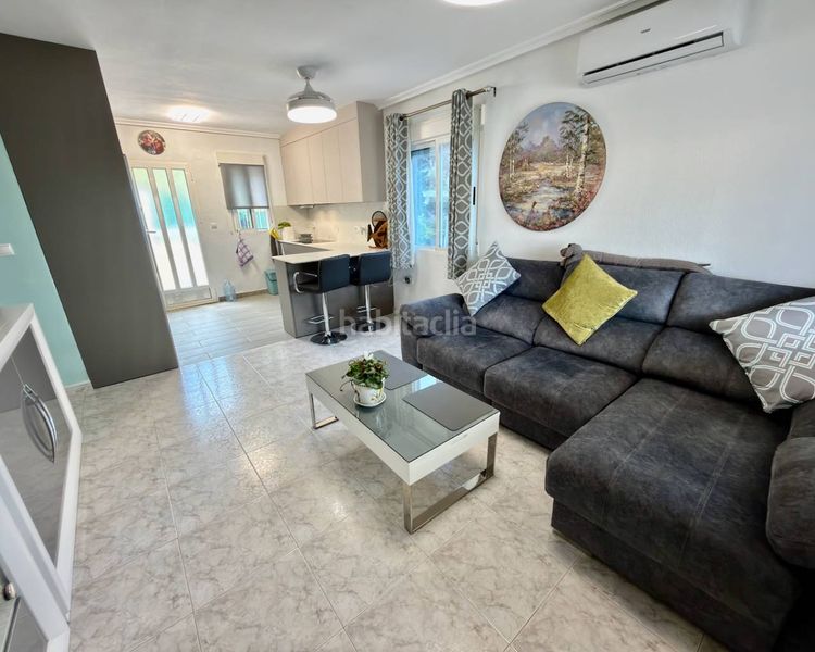 Foto c5dff3f3-c6f8-429b-a8fb-c3fd597ffd22. Xalet a Rojales