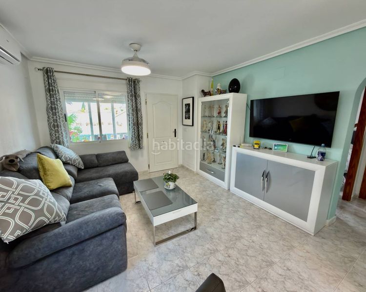 Foto f8470ca9-59e4-458a-b7fb-e7941d88ad7f. Xalet a Rojales