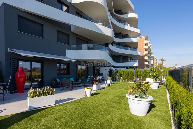 Foto 191f0377-b404-4206-a846-2267bc7c47d6. Planta baixa amb piscina a Punta Prima Torrevieja