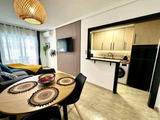 Apartamento en El Molino. Piso en venta en torrevieja cerca de la playa ndash reformado, 2