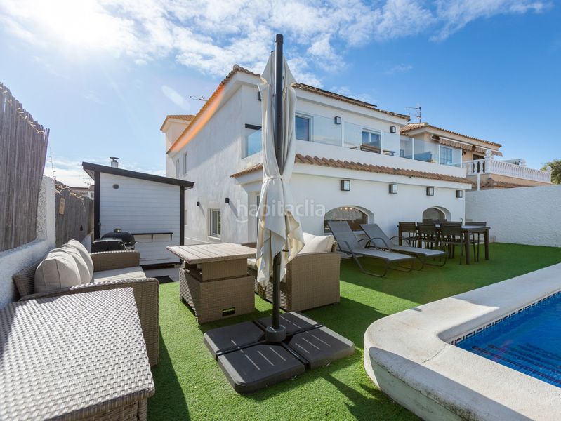 Foto 3bf40c05-e183-4ab9-b7d1-851e6365b648. Chalet avec parking piscine dans Los Balcones-Los Altos Torrevieja