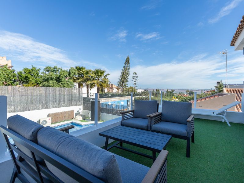 Foto d11f124c-cdc4-4207-81bc-5782a6d1d660. Chalet avec parking piscine dans Los Balcones-Los Altos Torrevieja