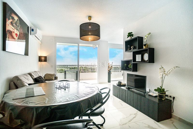 Foto bb239790-cc24-49c9-b077-f7f21168e68b. Apartament amb piscina a Punta Prima Torrevieja
