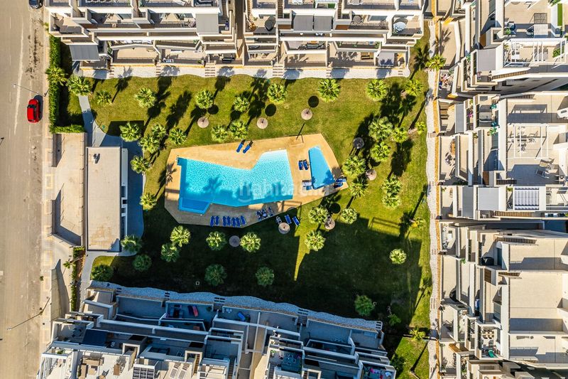 Foto c8c5c47b-c31a-4af4-9d21-ff7a2bb4aeec. Àtic amb piscina a La Florida Orihuela