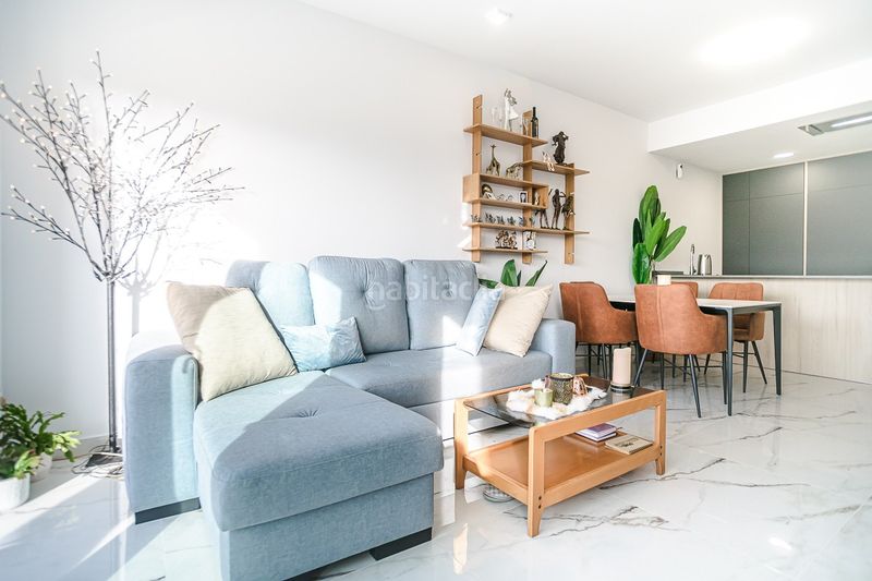 Foto ee556130-a07e-4dbb-9061-5a65595b07cc. Àtic amb piscina a La Florida Orihuela