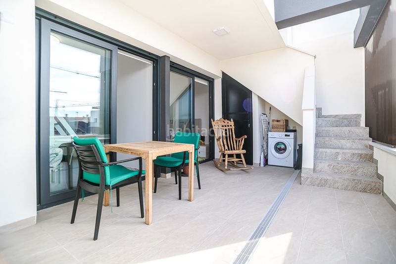 Foto f4e5d69d-af52-4b14-a318-40479c484f8c. Àtic amb piscina a La Florida Orihuela