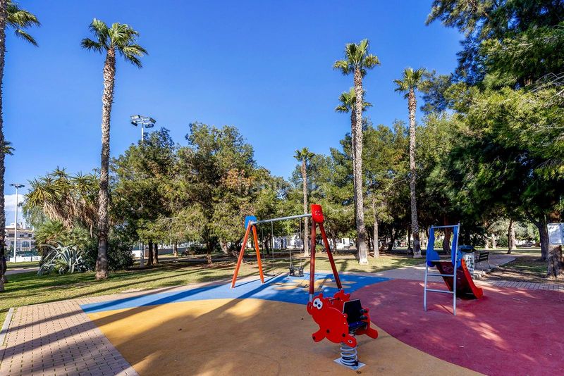 Foto 5fad37ac-da6e-4d1b-bfce-773a0f73ef81. Casa adossada amb piscina a nueva Torrevieja Torrevieja