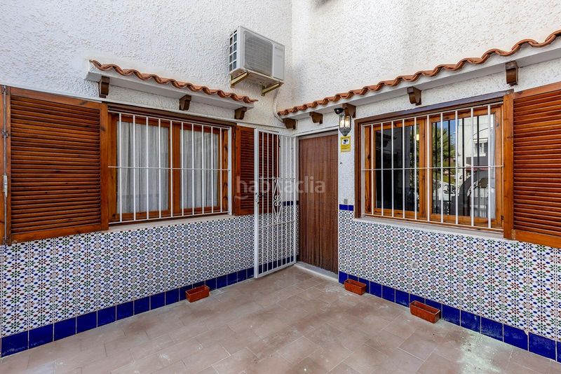 Foto c57d88e1-e53a-449c-a07f-bd52e7bcba22. Casa adossada amb piscina a nueva Torrevieja Torrevieja