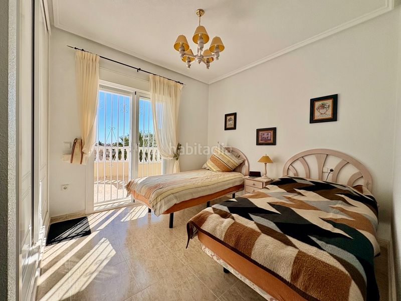 Foto e5a61e9b-48e9-4389-b85b-c21a67bd21a3. Casa adossada amb piscina a Rojales
