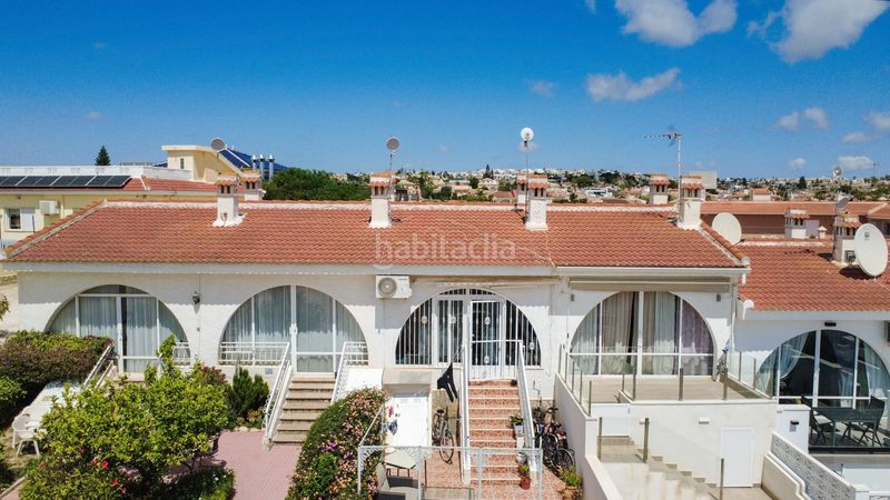 Foto b53c1b6f-c227-4c69-ab2e-96da18bb7072. Casa amb piscina a Rojales