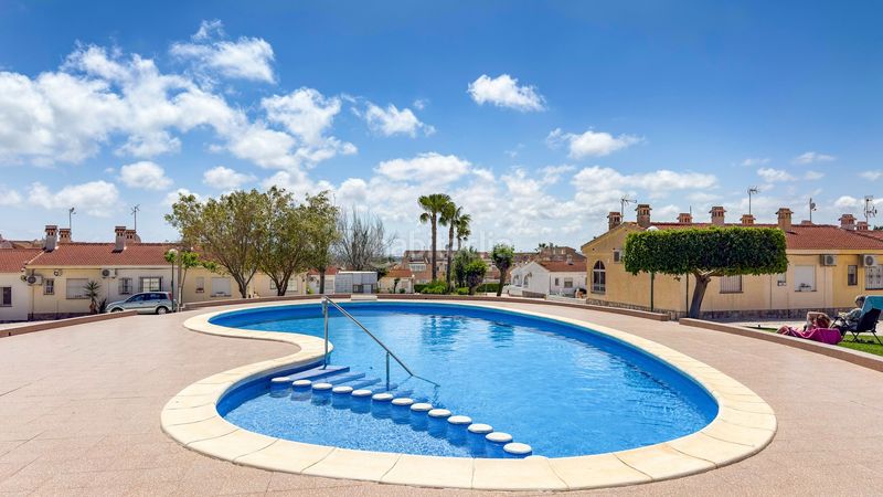 Foto 600d2022-2857-4833-99b4-ed14d7d73703. Casa amb piscina a Rojales