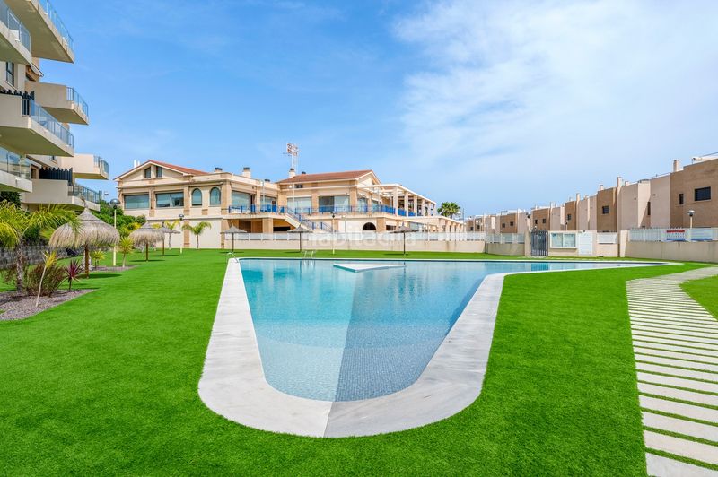 Foto 61c9085e-3268-4470-b554-3ac6a7f5ac13. Apartament amb piscina a La Zenia Orihuela