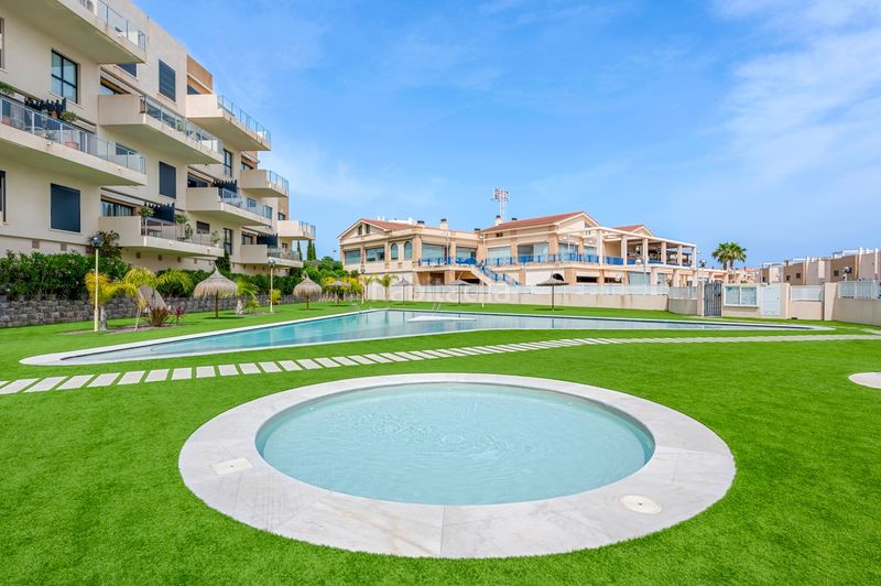 Foto 72e6de14-c257-4148-b39c-d2b7cd3e4e57. Apartament amb piscina a La Zenia Orihuela