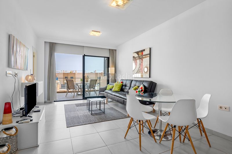 Foto 79453835-cbe2-4139-b712-182588b5ffc8. Apartament amb piscina a La Zenia Orihuela