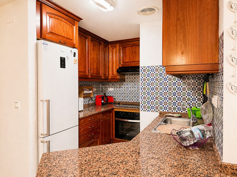 Foto 5c08e3d8-19c2-4bc9-a31f-a999f19a1929. Apartament amb aparcament piscina a Zona Playa de los Locos Torrevieja