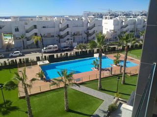 Ático en El Raso. Oportunidad uacutenica en la exclusiva residencia oasis beach xi
