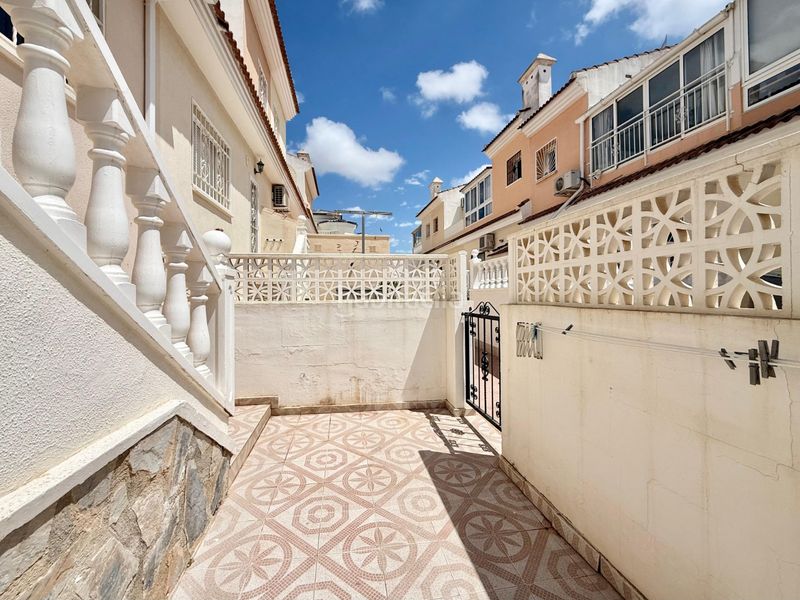 Foto ad11694a-33a9-4a1a-a684-18fbc42ca154. Casa adossada amb piscina a Benijófar
