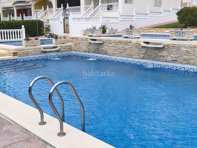 Foto bbf2f3f8-f692-41a2-b13a-0f0f57c2e546. Casa adossada amb piscina a Benijófar
