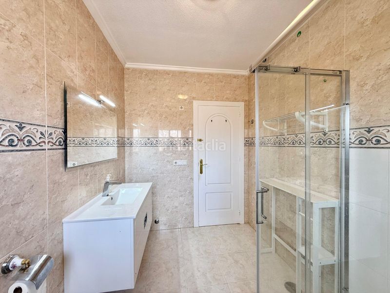 Foto dd71062b-e741-4dc6-87a4-ad0a86533280. Casa adossada amb piscina a Benijófar
