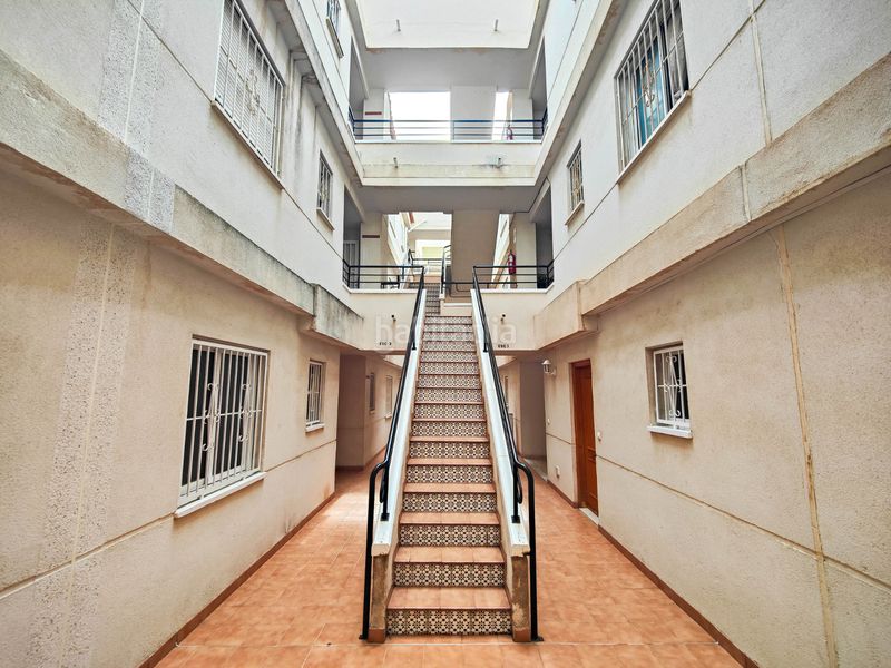 Foto b845b3ec-1085-44b0-b803-73bc407b7091. Apartament amb aparcament piscina a Antonio Machado Torrevieja