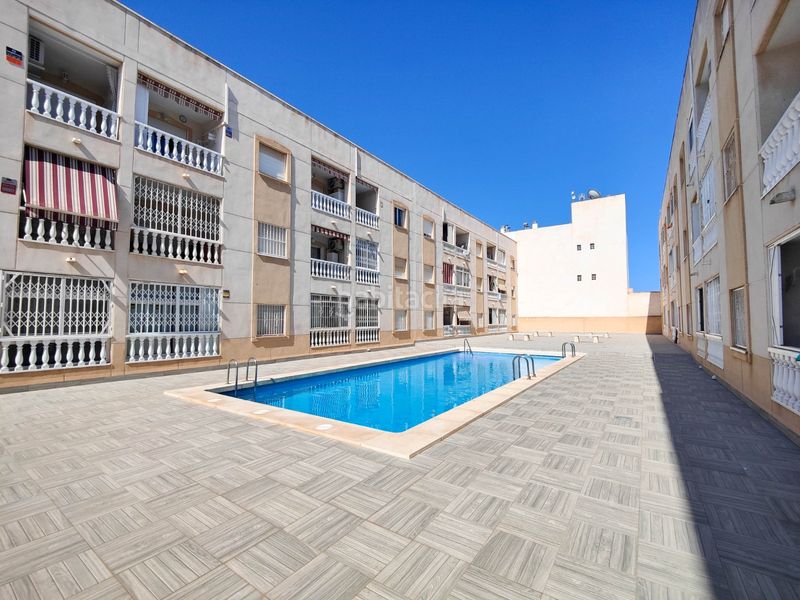 Foto ea73d4af-e0dc-400a-8b5c-90353f045b30. Apartament amb aparcament piscina a Antonio Machado Torrevieja