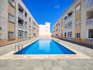 Apartment in Antonio Machado. Oportunidad de comprar un apartamento con piscina comunitaria y