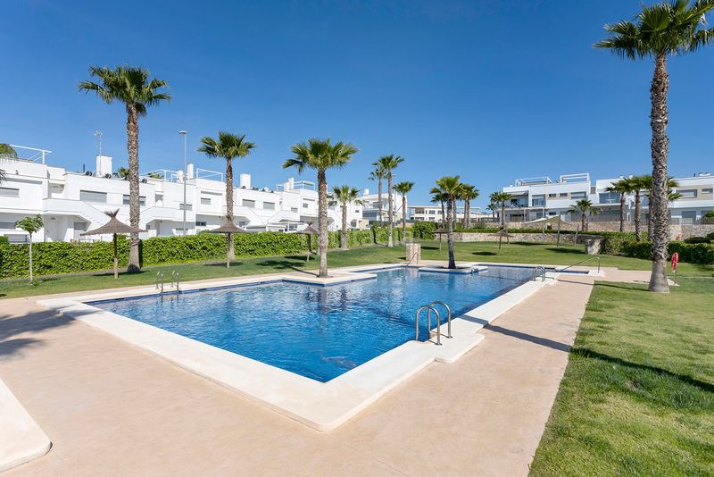 Foto aeb7c586-36dd-4263-8a1b-32dbad128a66. Planta baixa amb piscina a Jacarilla