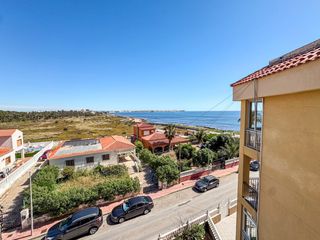 Apartament a Punta Prima. Este precioso apartamento totalmente reformado en punta prima of