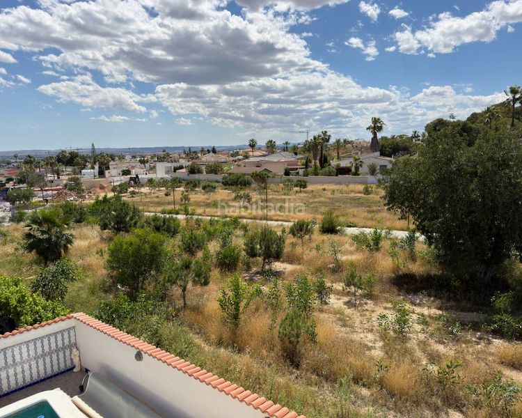 Foto b46f682e-df6c-4d24-bcf5-756557813d15. Xalet amb piscina a Rojales