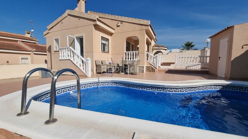 Foto 8dea33d1-5bbf-4270-9da0-e32f93960915. Xalet amb piscina a Rojales