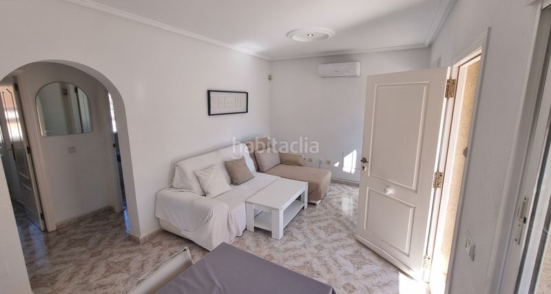 Foto d0b81d09-f860-4f83-8381-dc847b4088a5. Xalet amb piscina a Rojales