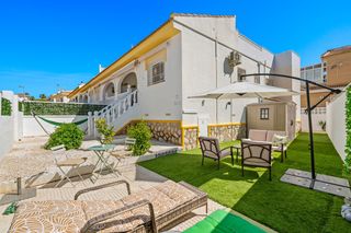 Casa aparellada a Benijófar. ...