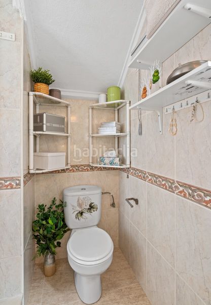 Foto f3d42f74-7183-49d8-b54b-f3a6f23f90a7. Casa aparellada amb piscina a Benijófar