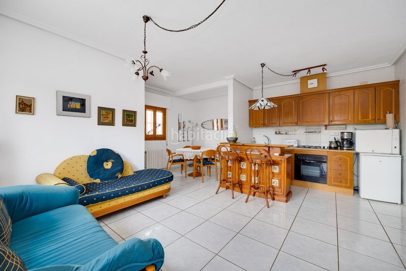 Foto a7e10dde-41ef-4968-93ed-a827472aca48. Casa aparellada a La Florida Orihuela