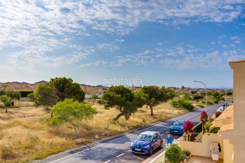 Foto afa53f72-d6f2-4e77-bf3c-607cd3fe6616. Casa aparellada a La Florida Orihuela