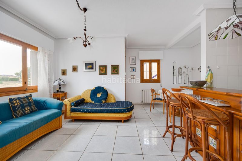 Foto fdae8e7e-4486-4c27-8f5a-c01ec4b0e6c1. Casa aparellada a La Florida Orihuela